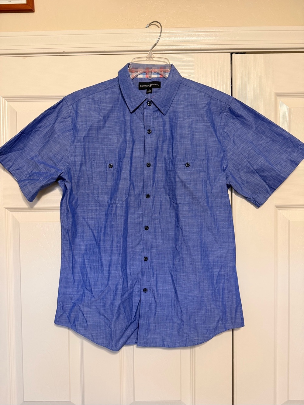 Beverly Hills Polo Club Men's Short-Sleeve Blue Chambray Button-Up Shirt